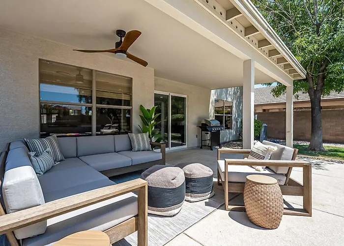 Dos Palmas - Poolside Retreat Holiday home *