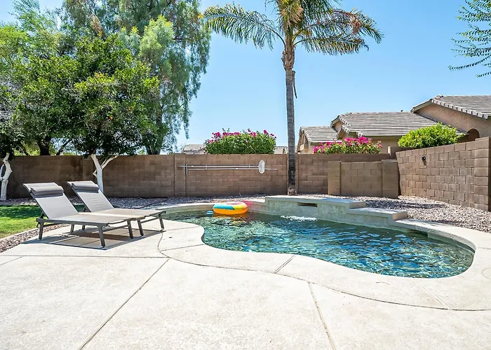 Dos Palmas - Poolside Retreat