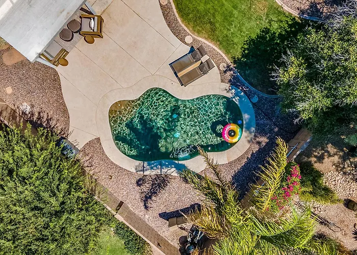 Dos Palmas - Poolside Retreat * Gilbert