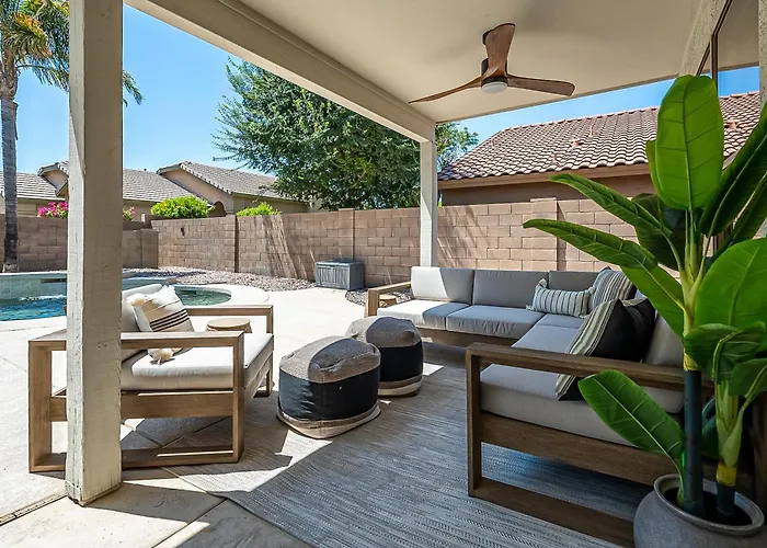 Dos Palmas - Poolside Retreat Holiday home *