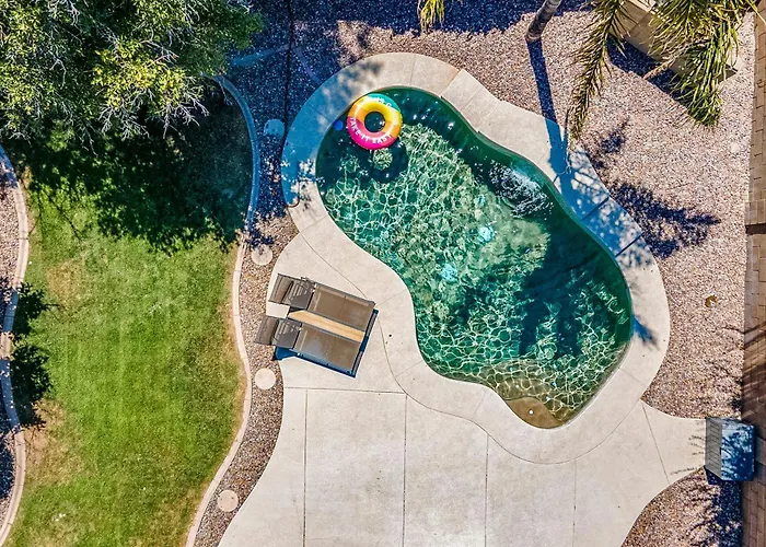 Dos Palmas - Poolside Retreat * Gilbert