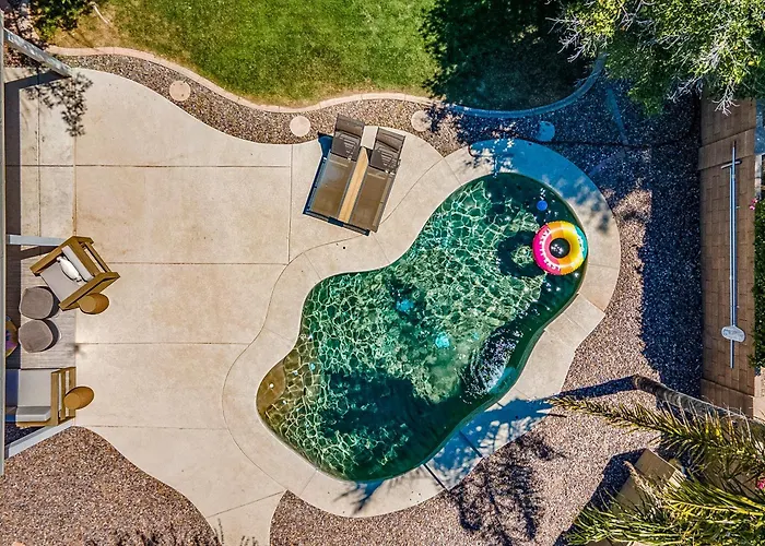 Dos Palmas - Poolside Retreat Holiday home *